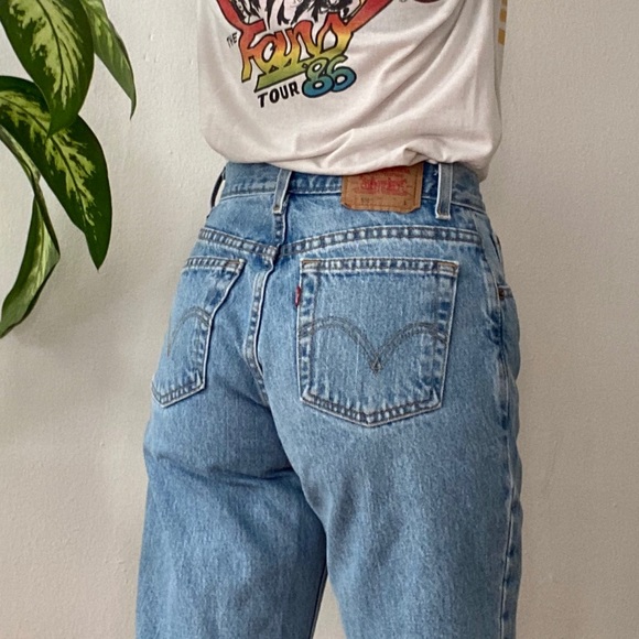 levi high waisted boyfriend jeans